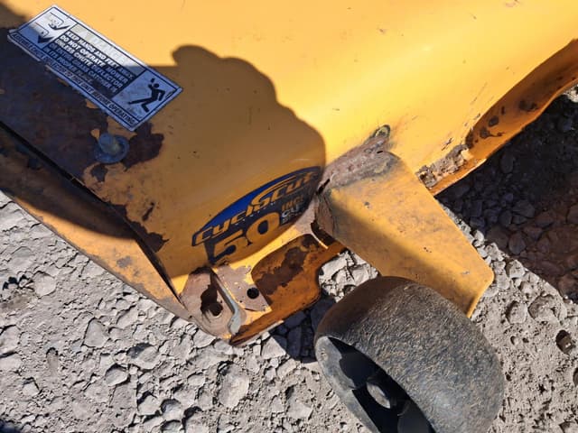Image of Cub Cadet LT1050 equipment image 4