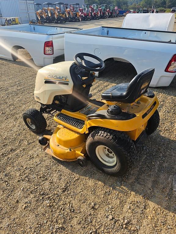 Image of Cub Cadet LT1050 equipment image 4