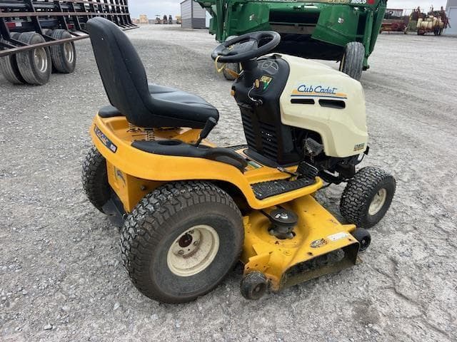 Image of Cub Cadet LT1050 equipment image 4