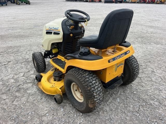 Image of Cub Cadet LT1050 equipment image 2