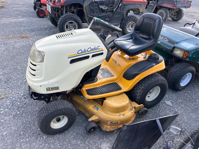 Image of Cub Cadet LT1050 equipment image 2