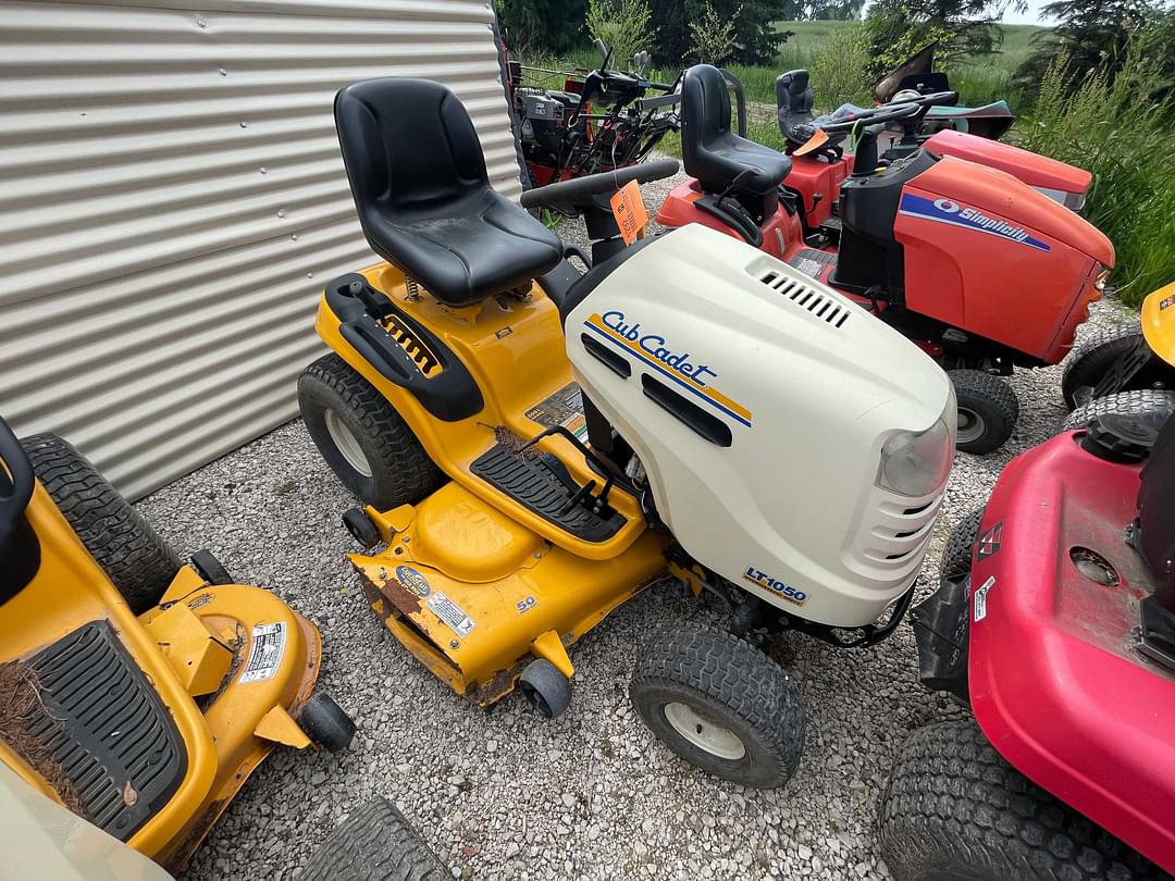 Image of Cub Cadet LT1050 Primary image