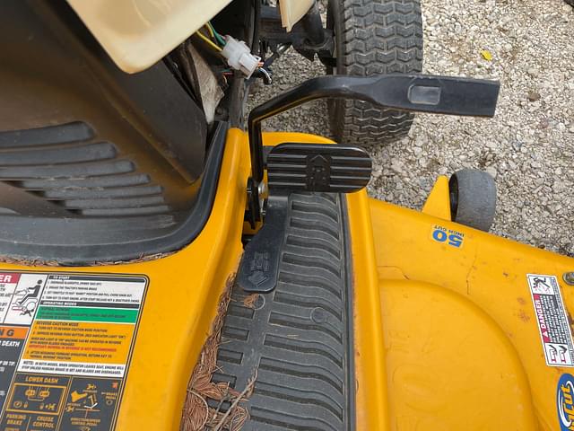 Image of Cub Cadet LT1050 equipment image 3