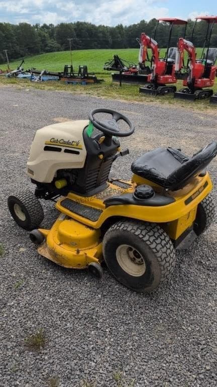 Image of Cub Cadet LT1050 equipment image 3