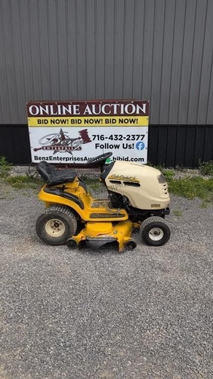 Image of Cub Cadet LT1050 Primary image