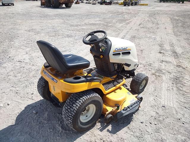 Image of Cub Cadet LT1050 equipment image 4
