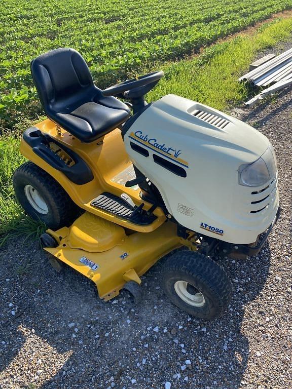 Image of Cub Cadet LT1050 Image 1