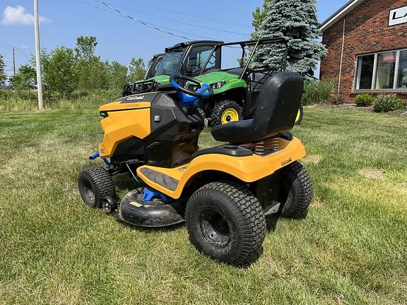 Image of Cub Cadet XT1 LT42 equipment image 1