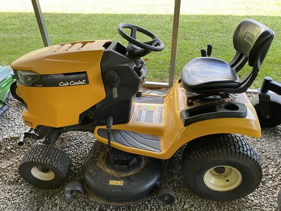 Image of Cub Cadet XT1 LT46 equipment image 4