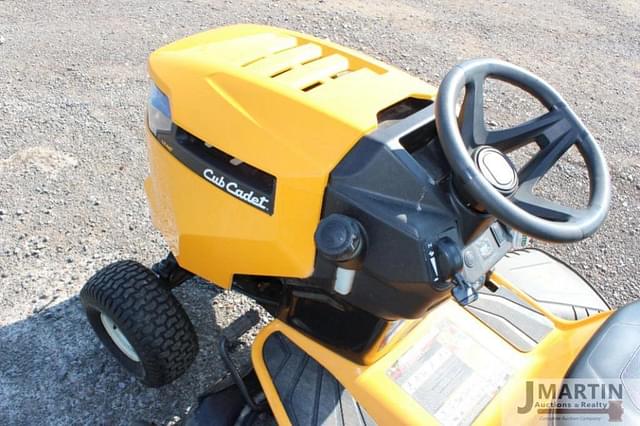 Image of Cub Cadet XT1 LT46 equipment image 4