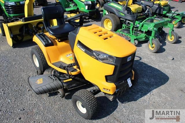 Image of Cub Cadet XT1 LT46 equipment image 1