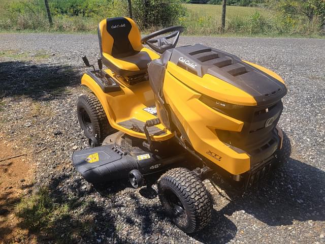 Image of Cub Cadet XT1 LT46 equipment image 4