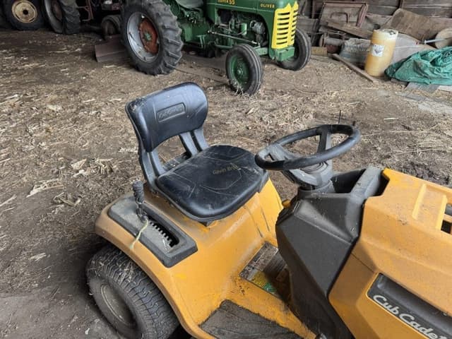 Image of Cub Cadet XT1 LT50 equipment image 4