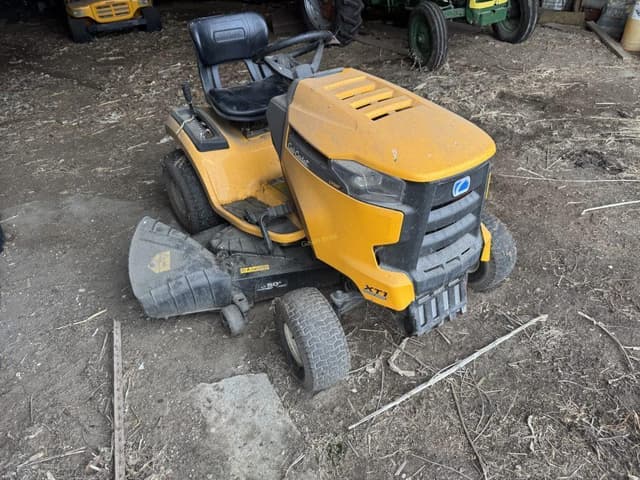 Image of Cub Cadet XT1 LT50 equipment image 2