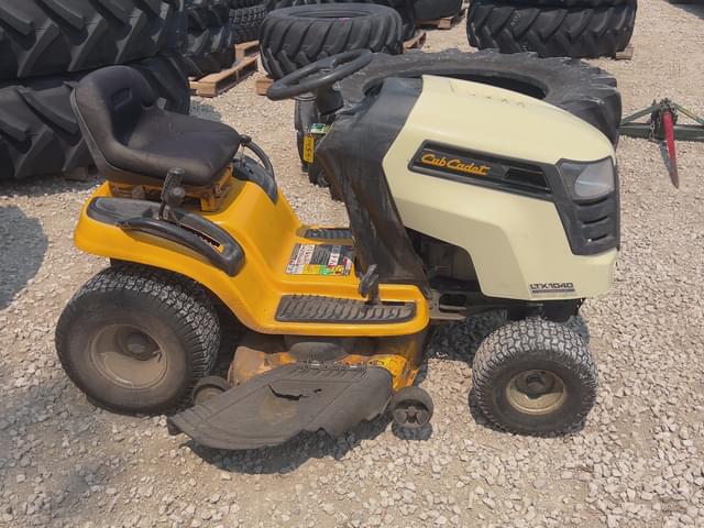 Image of Cub Cadet LTX1040 equipment image 1