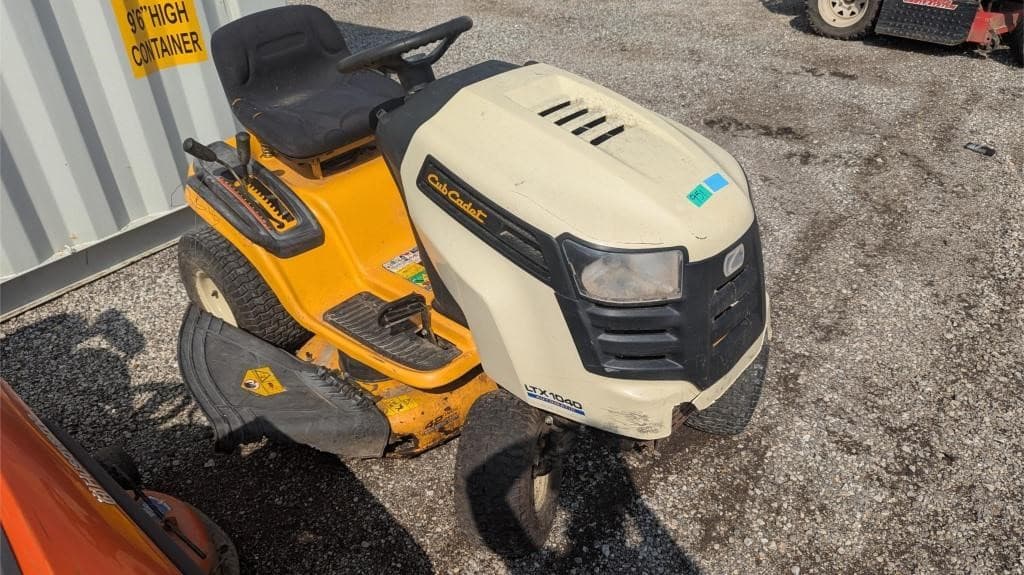 Image of Cub Cadet LTX1040 Primary image