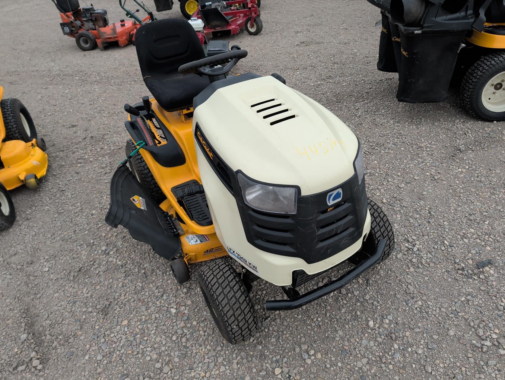 Cub Cadet LTX1042 Equipment Image0