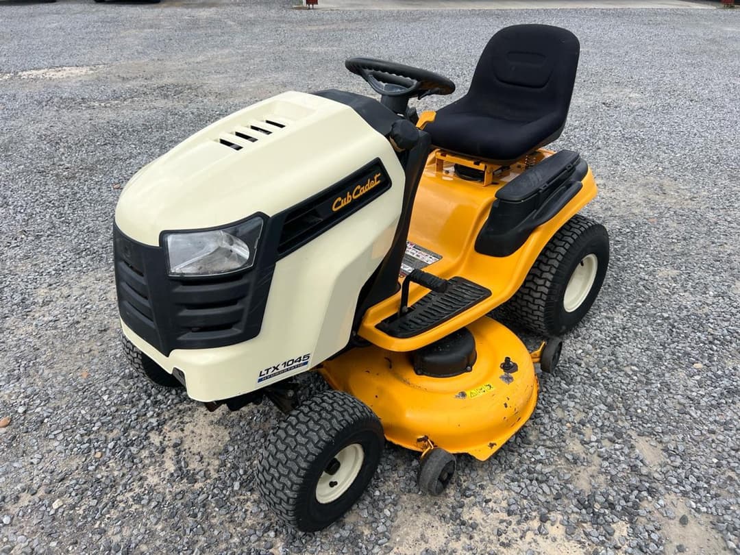 Image of Cub Cadet LTX1045 Primary image