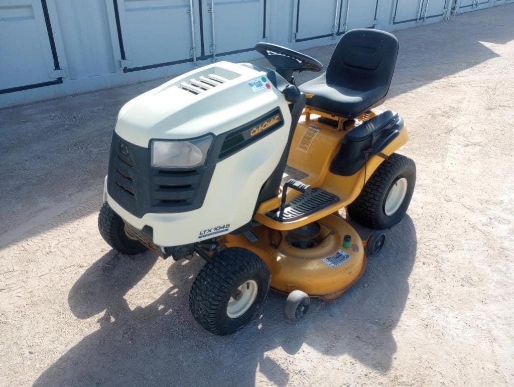 Main image Cub Cadet LTX1045