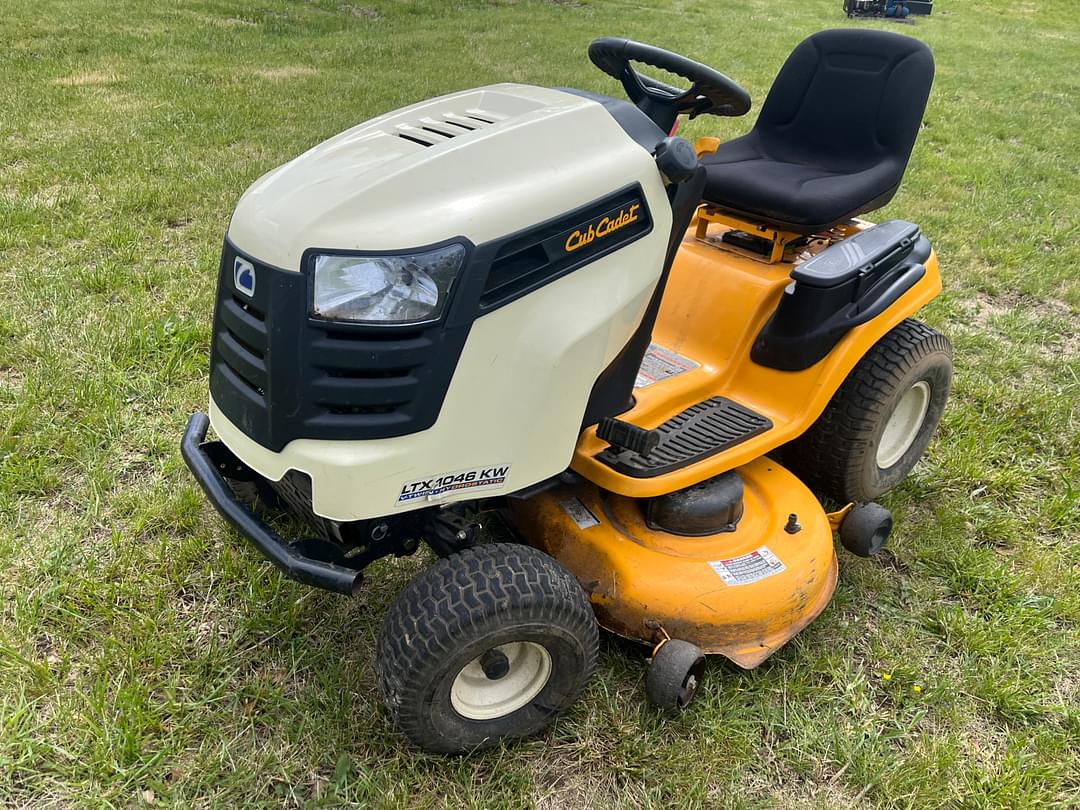 Image of Cub Cadet LT1046 Primary image