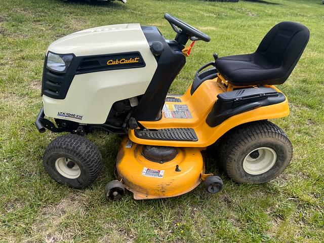 Image of Cub Cadet LT1046 equipment image 1