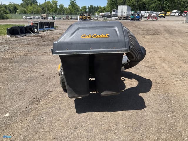 Image of Cub Cadet LTX1046VT equipment image 3