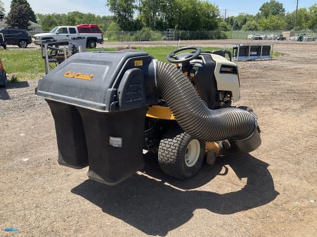 Image of Cub Cadet LTX1046VT equipment image 4