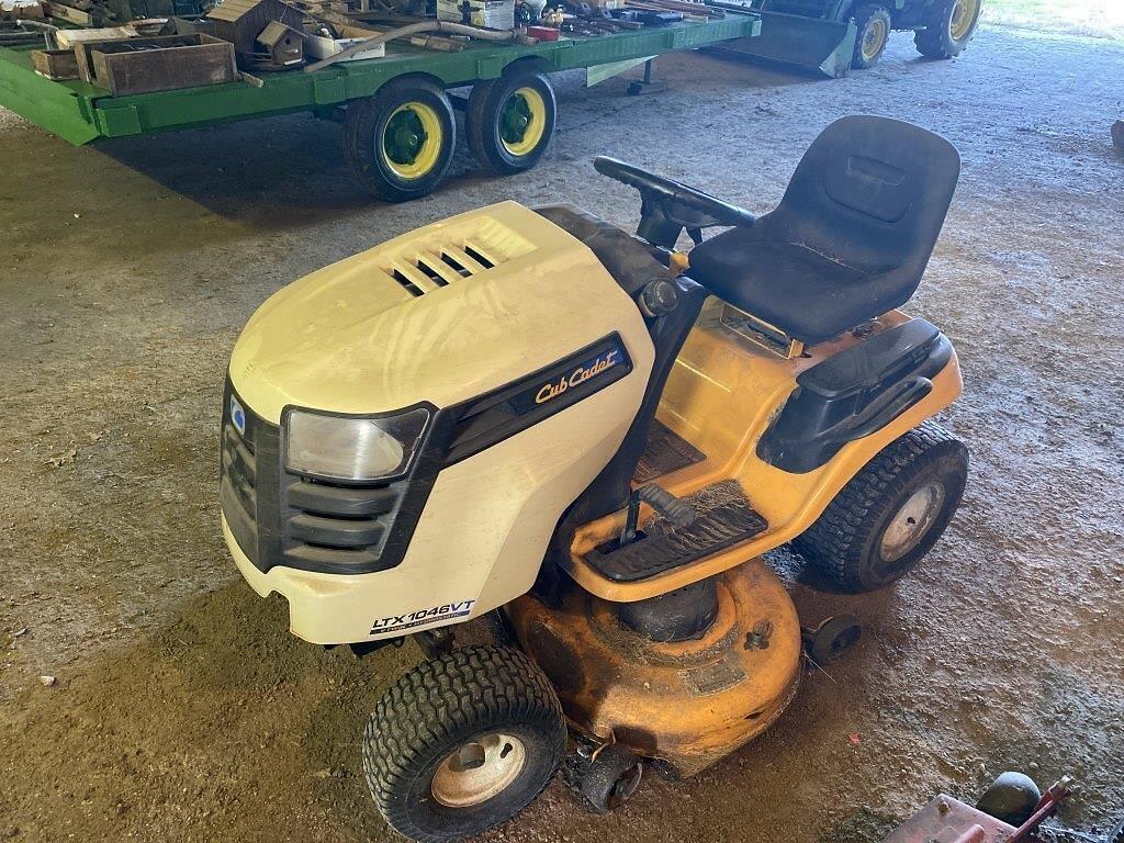 Image of Cub Cadet LTX1048VT Image 1