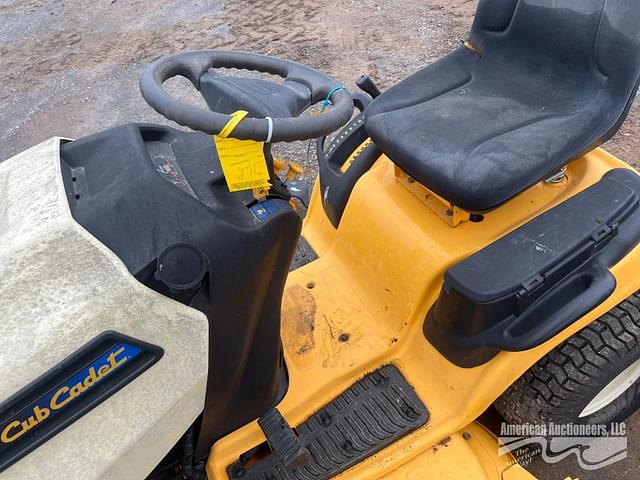 Image of Cub Cadet LTX1050 equipment image 4