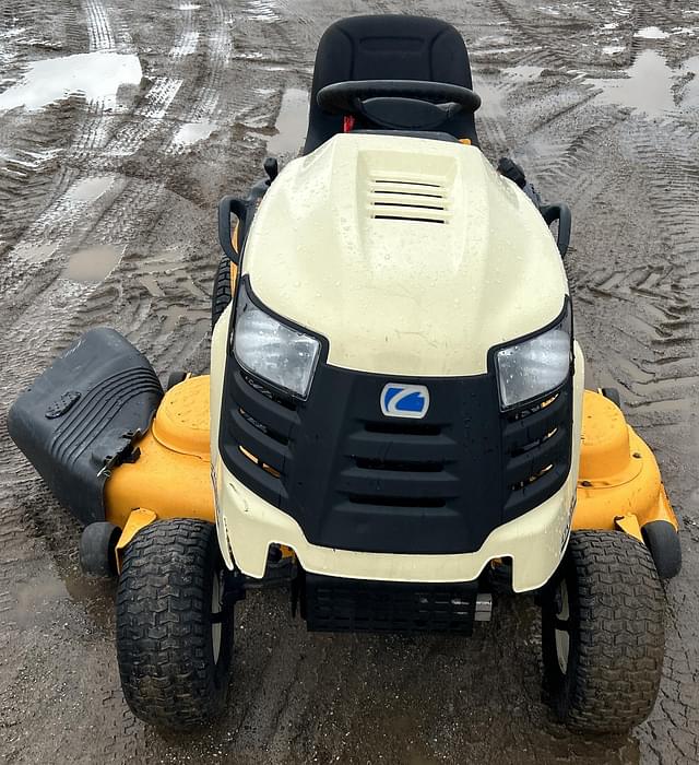 Image of Cub Cadet LTX1050VT equipment image 2