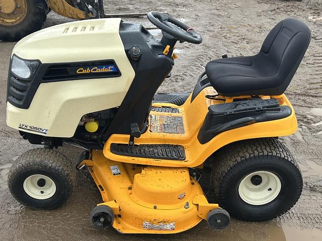 Image of Cub Cadet LTX1050VT equipment image 3