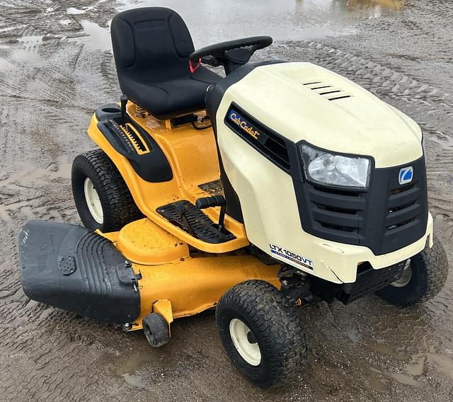 Image of Cub Cadet LTX1050VT equipment image 1