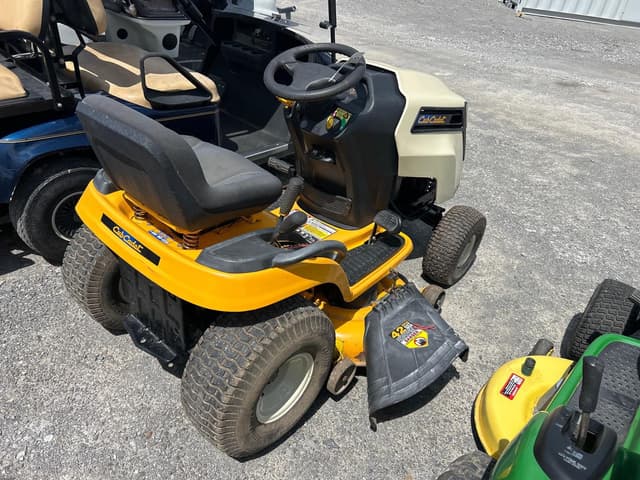 Image of Cub Cadet LTX1040 equipment image 4