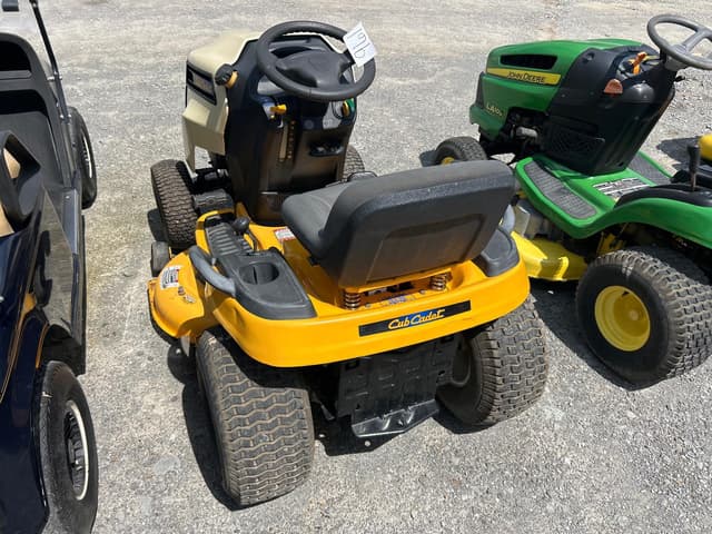 Image of Cub Cadet LTX1040 equipment image 3