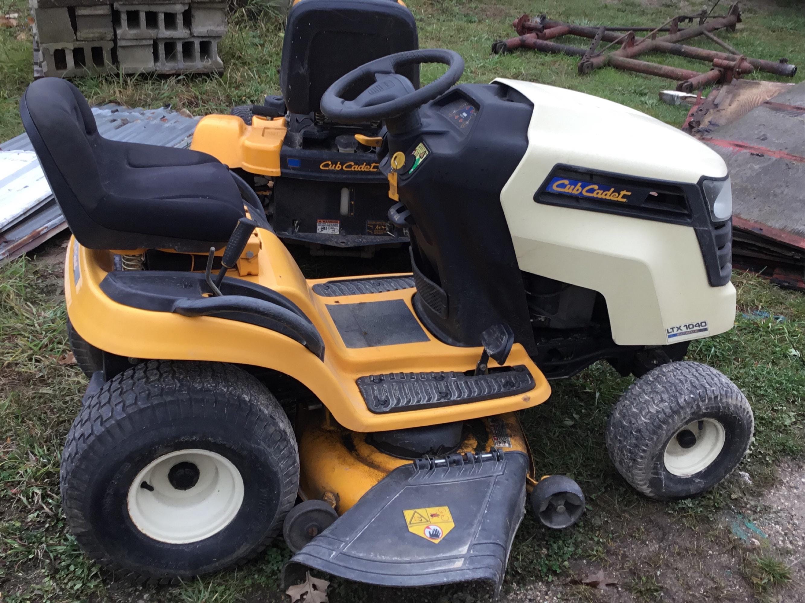 Main image Cub Cadet LTX1040