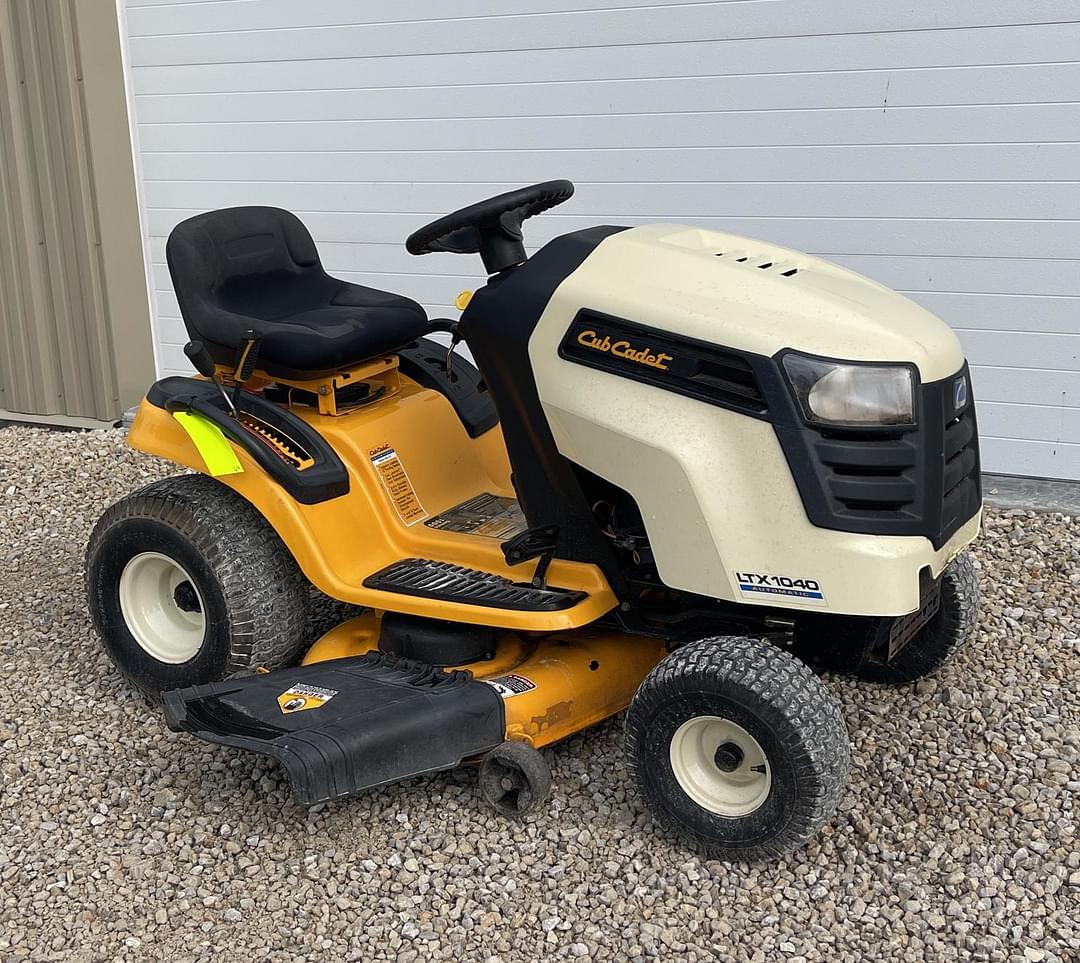 Image of Cub Cadet LTX1040 Primary image