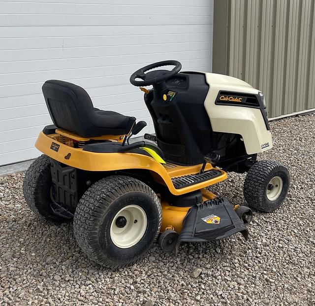 Image of Cub Cadet LTX1040 equipment image 4