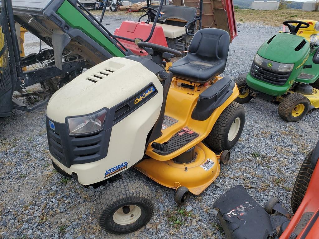 Image of Cub Cadet LTX1042 Primary image