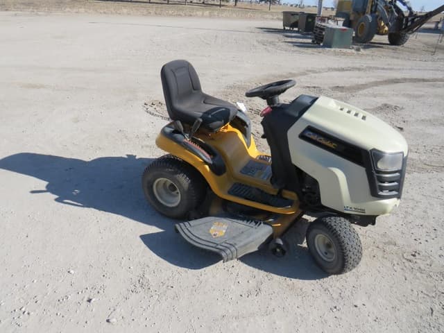 Image of Cub Cadet LTX1042 equipment image 2