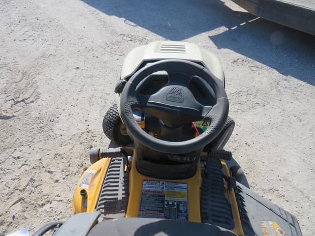 Image of Cub Cadet LTX1042 equipment image 4