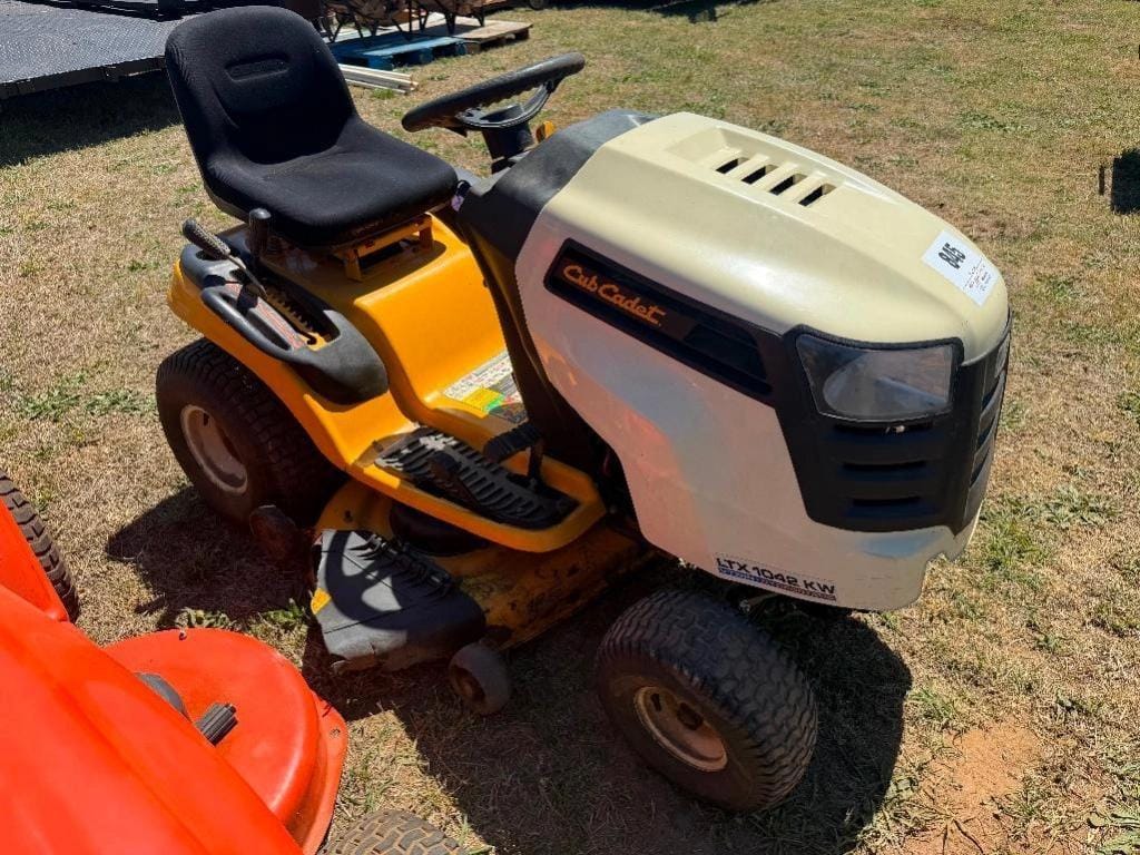 Cub Cadet LTX1042 Equipment Image0