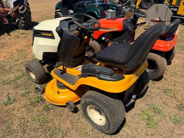 Image of Cub Cadet LTX1042 equipment image 2