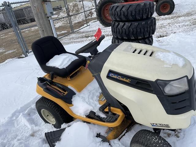 Image of Cub Cadet LTX1042 equipment image 3