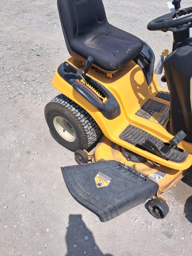 Image of Cub Cadet LTX1045 equipment image 3