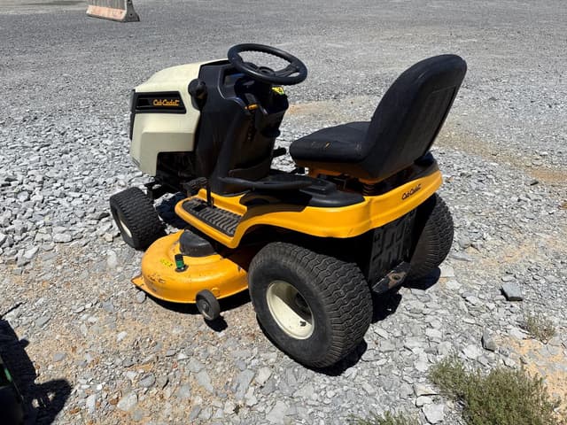 Image of Cub Cadet LTX1045 equipment image 4