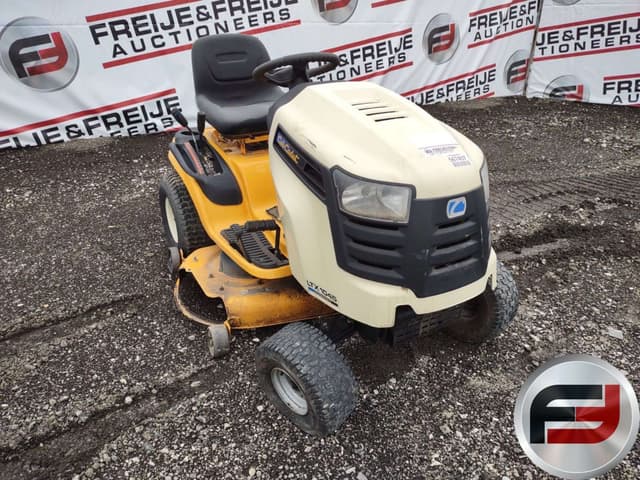 Image of Cub Cadet LTX1045 equipment image 2