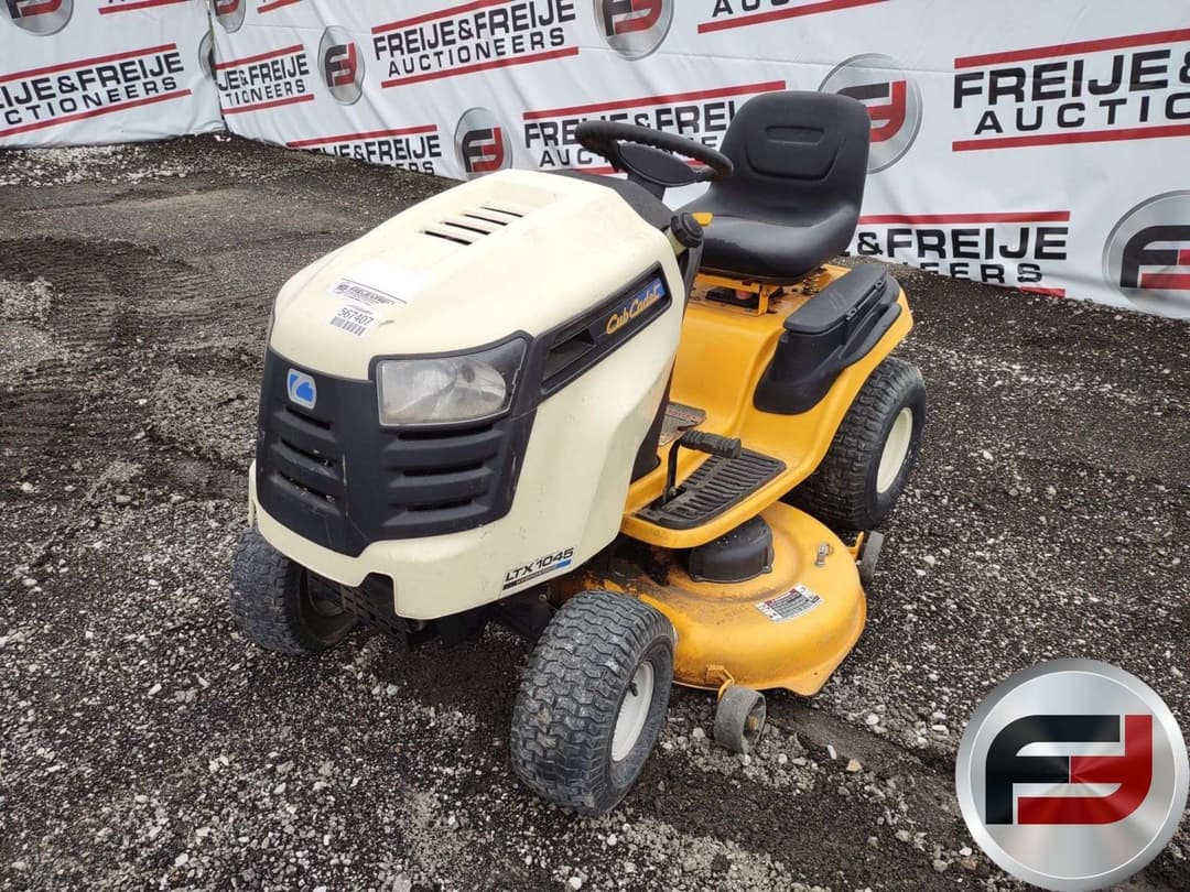Image of Cub Cadet LTX1045 Primary image