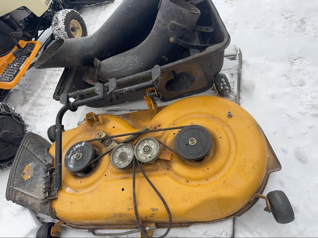 Image of Cub Cadet LTX1046 equipment image 4