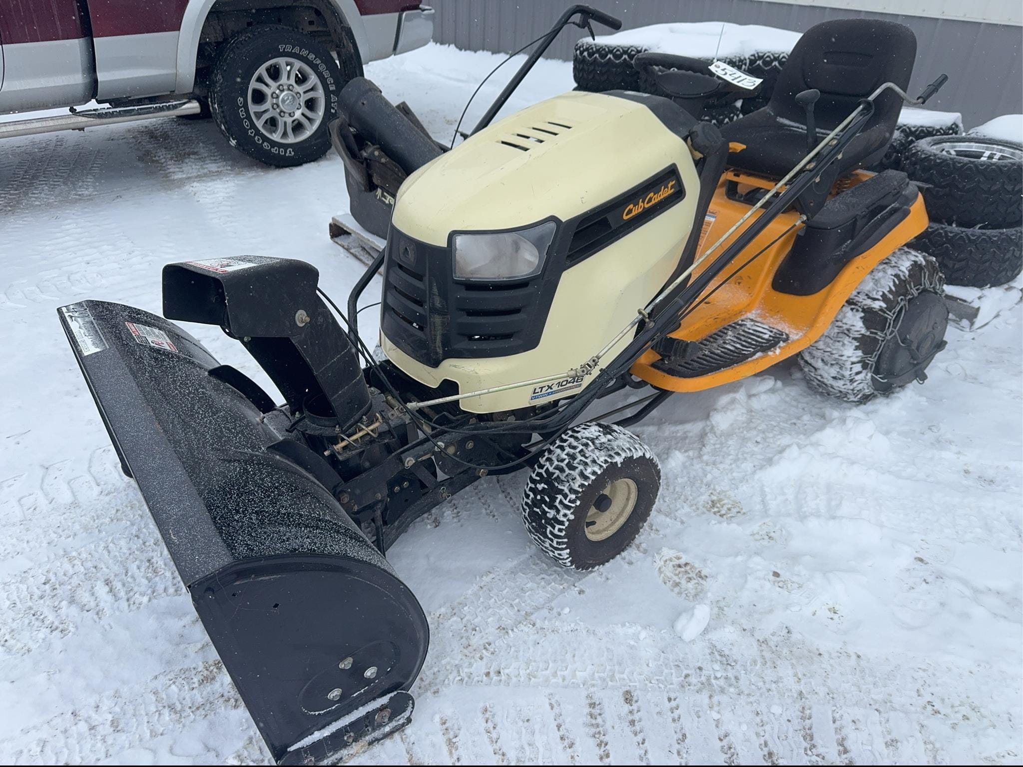 Cub Cadet LTX1046 Equipment Image0