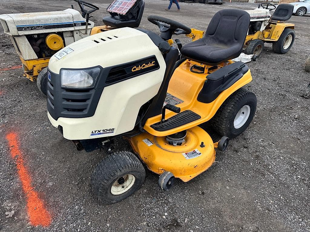 Image of Cub Cadet LTX1046 Primary image